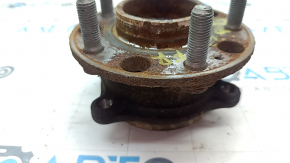 Front right hub for Kia EV6 22-24 AWD, rusty