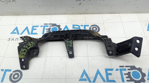 The bracket for the outer light on the right wing of the Kia EV6 22-24 is broken.