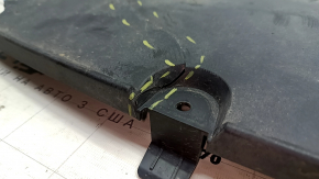 Kia EV6 22-24 rear bumper guard missing element, cracks
