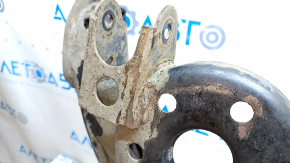 The rear beam of a 12-17 Toyota Prius V is rusty.
