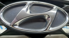 Radiator grille Hyundai Tucson 19-21 matte black, silver frame, sand