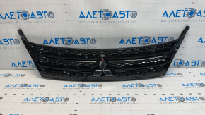 Radiator grille with Mitsubishi Outlander 22-25 emblem, black moldings with seals