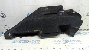 The front left underbody protection of the Audi Q7 16-25 2.0T is worn out.