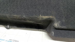 The front left underbody protection of the Audi Q7 16-25 2.0T is worn out.