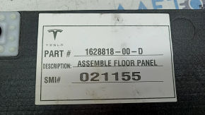 Tesla Model X 22-25 2nd row rear floor mat, black, scuff marks