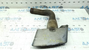 The right muffler tip of the Audi Q7 16-23 is rusted at the edge, missing a fragment.