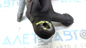 The rear left axle of a Toyota Prius 50 19-22 AWD is rusty and has a cut.