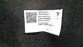 The front trunk liner of the Tesla Model X 22-25 is worn, needs dry cleaning, and is creased.