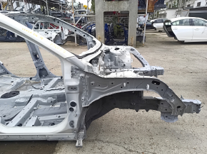 Front right quarter panel of Toyota Venza 21-24, white, on the body