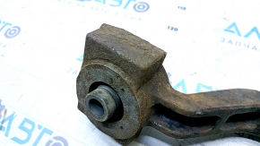 The Toyota Prius 50 19-22 AWD transmission mount is rusty.
