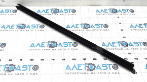 Inner glass seal for the rear right door of a Jeep Grand Cherokee WL 22-25