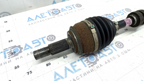 The front left half shaft of a Nissan Rogue 2021-21 2.5 AWD (us-built) has stripped threads.