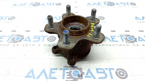Rusty rear right hub for a 2014 Nissan Rogue AWD