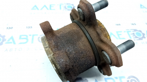 Rusty rear right hub for a 2014 Nissan Rogue AWD