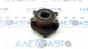 Rusty front right hub for a 2021-2024 Nissan Rogue