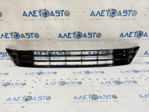 VW Passat b8 16-19 USA R-Line front bumper center grille, no chrome