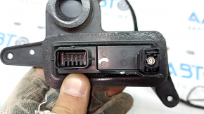 Wiring for the Jeep Grand Cherokee WL 21-25 tailgate license plate light for the camera