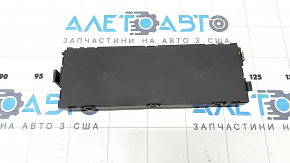 The driver's seat memory unit for the Jeep Grand Cherokee WL 21-23 has a broken mount.