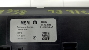 The driver's seat memory unit for the Jeep Grand Cherokee WL 21-23 has a broken mount.