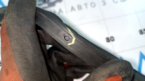 The front left door seal of a Hyundai Tucson 16-21 has torn fasteners.