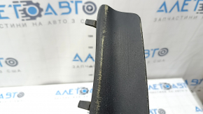 Right front bumper mudguard for Jeep Grand Cherokee WL 21-25 is dented and worn.