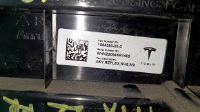 Tesla Model X rear right reflector scratches 22-25