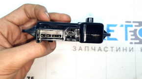 Tesla Model X 22-25 Center Console USB Hub