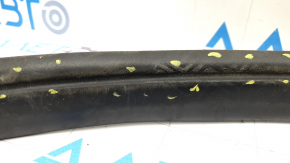 Tesla Model X 22-25 front right door seal with scuff marks