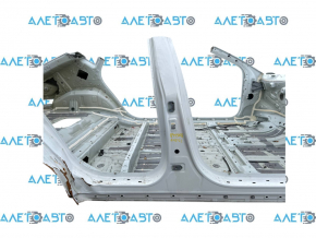 Kia EV6 22-24 right center body pillar