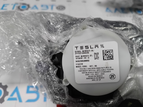 Tesla Model X 22-25 driver's seat belt broken, scratches