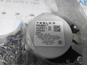 Tesla Model X 22-25 passenger seat belt broken, scratches