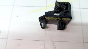 The clip for the rear right headlight of a Lexus RX300 RX330 RX350 RX400h 04-09 is broken.