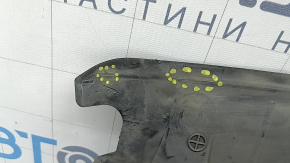 The Audi A6 C8 19-24 TV trim panel has broken fasteners.