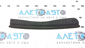 Front right hood seal for Audi A6 C8 19-24, crack in mounting