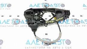 The rear right door handle mechanism of the Audi A6 C8 19-24 has a broken wiring mount.