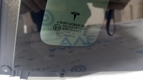 Tesla Model X 22-25 rear left triangle door glass