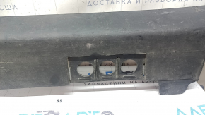 The left door sill of a Tesla Model X 22-25 is worn, cracked, the fastener is torn, there are no plugs, and there are scratches.