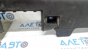 The left door sill of a Tesla Model X 22-25 is worn, cracked, the fastener is torn, there are no plugs, and there are scratches.