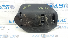 The rear lower control arm trim, right BMW X5 G05 19-24, is torn and dented.