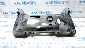 The front subframe of a VW Tiguan 18-24 has a torn silent block.
