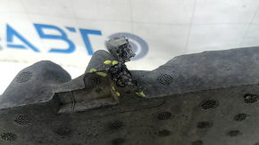 The front bumper absorber of the Audi A6 C8 19-23 is broken.