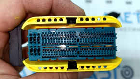 The Audi A6 C8 19" SRS airbag computer module chip is large.