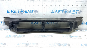 The lower air duct louver on a Volvo XC90 16-20 has a broken mount.