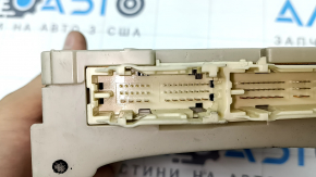 Lexus RX350 10-12 dash fuse box