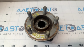 The front right hub of a Ford Edge 15-24 is humming.