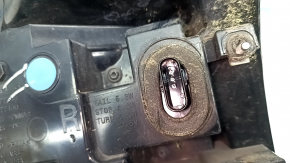 Tesla Model 3 18-USA right outer fender light, 3 pins, missing glass and housing fragments, crack