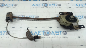 The spare tire mounting mechanism for the Lexus RX300 RX330 RX350 RX400h 04-09 is rusty.
