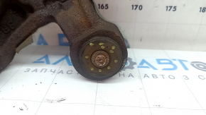 The rear left axle of a Lexus RX350 RX400h 06-09 AWD is rusty, the bushing needs replacing.