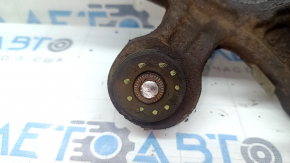 The rear right axle of a Lexus RX350 RX400h 06-09 AWD is rusty, the bushing needs replacing.
