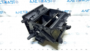 The bare heater housing of the Jeep Grand Cherokee WL 22-25 dual-zone air conditioner